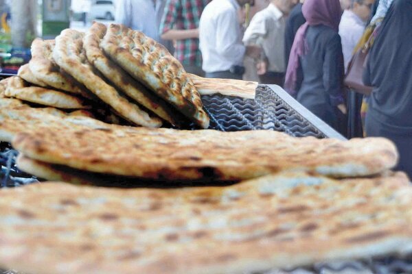 نان در تنور افزایش خودسرانه در تبریز