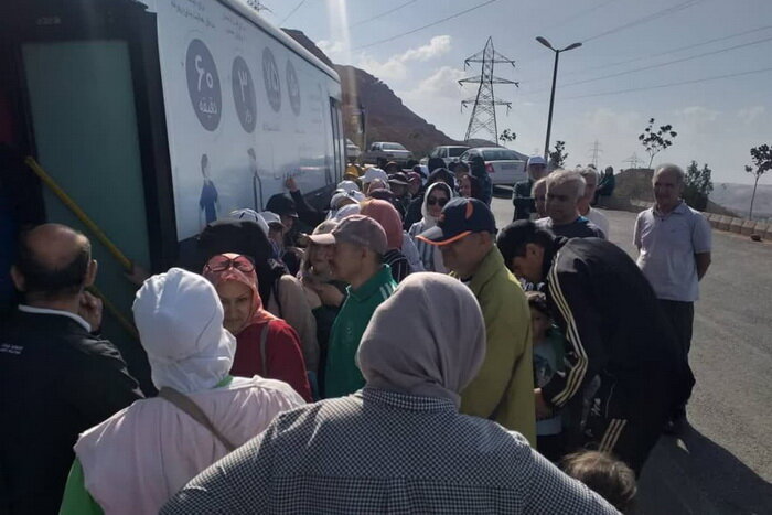 ارائه خدمات رایگان اتوبوس سلامت شهرداری تبریز در شهرک رشدیه