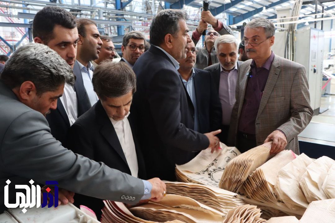 بازدید اعضای کمیسیون اجتماعی مجلس از بزرگترین گلخانه خاورمیانه